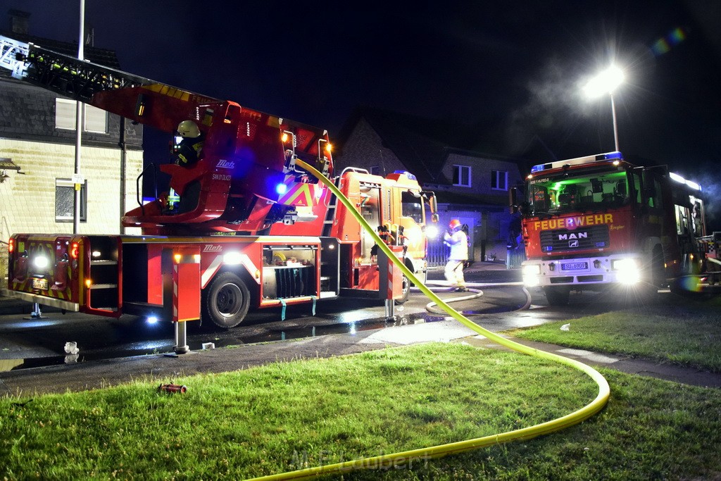 Grossfeuer Einfamilienhaus Siegburg Muehlengrabenstr P0043.JPG - Miklos Laubert